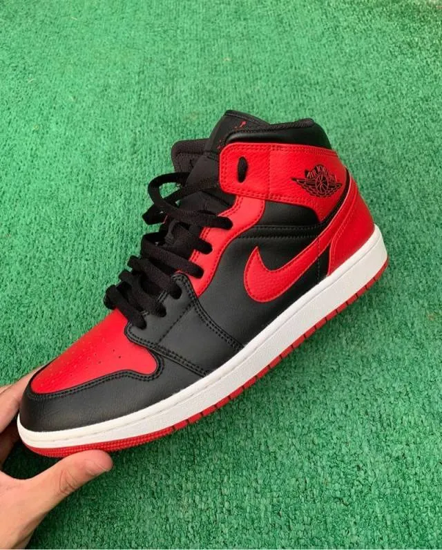 Air Jordan 1 Mid Banned 2020