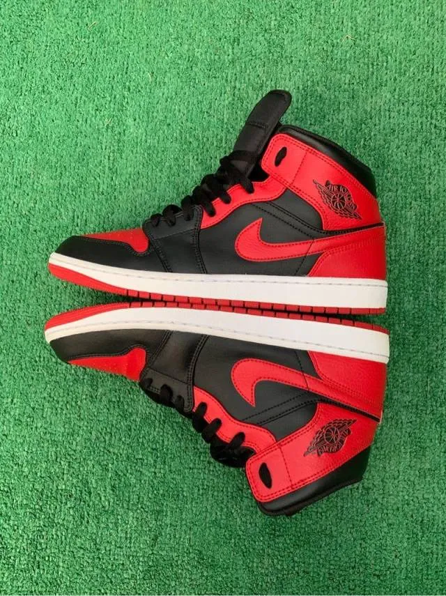 Air Jordan 1 Mid Banned 2020