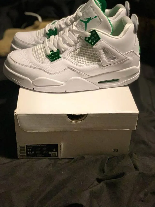 Air Jordan 4 GreenMetallic