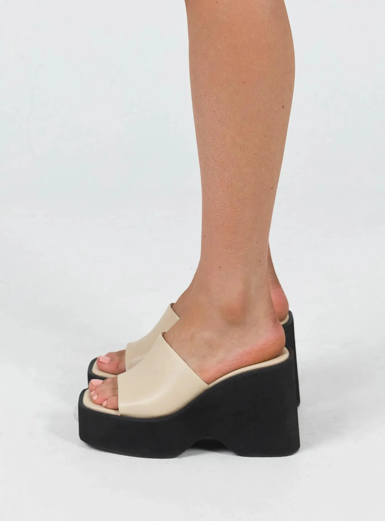 Beaufort Platform Heels Black / Beige