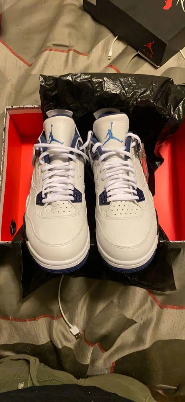 DS Air Jordan 4 Columbia retro