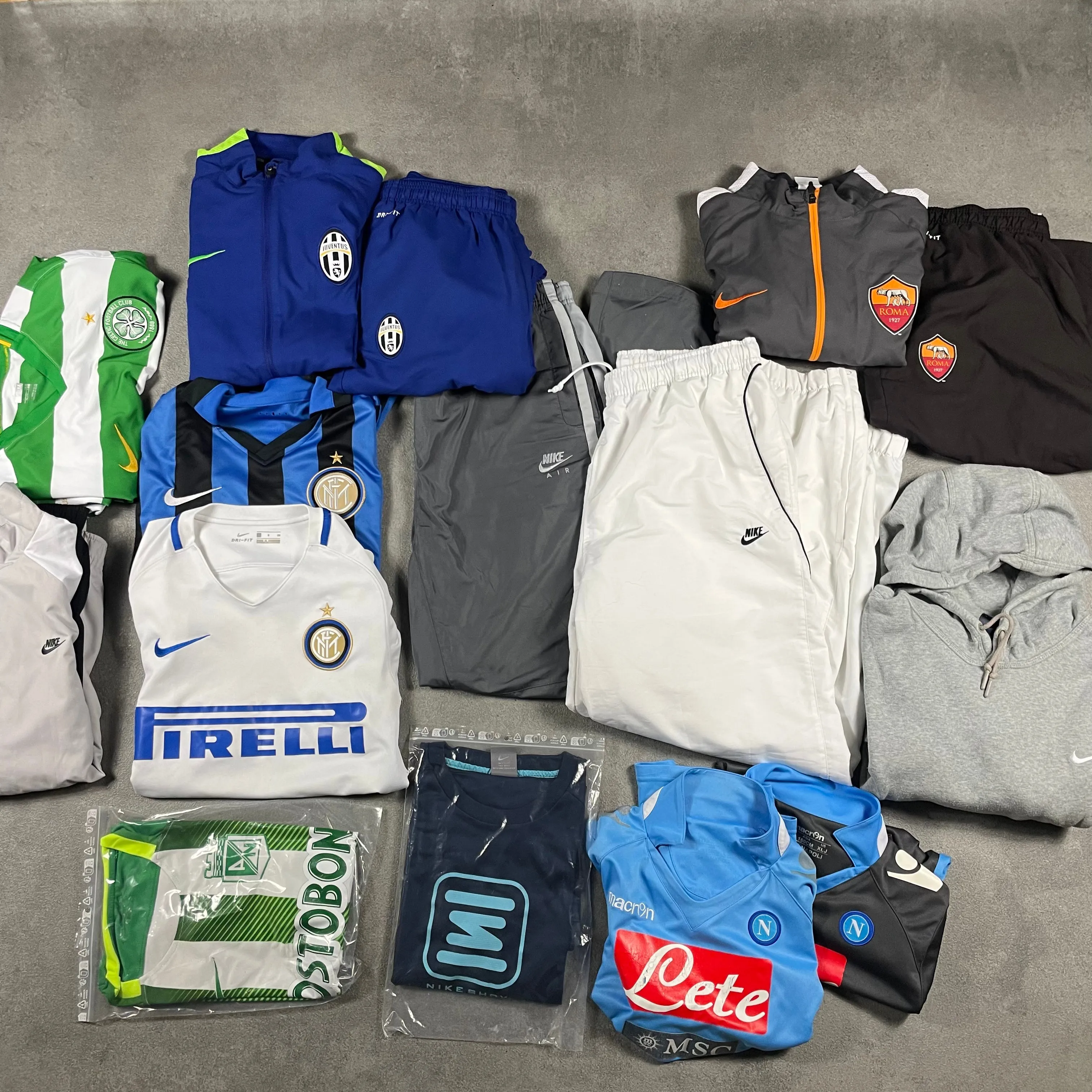 Nike / Football Bulk