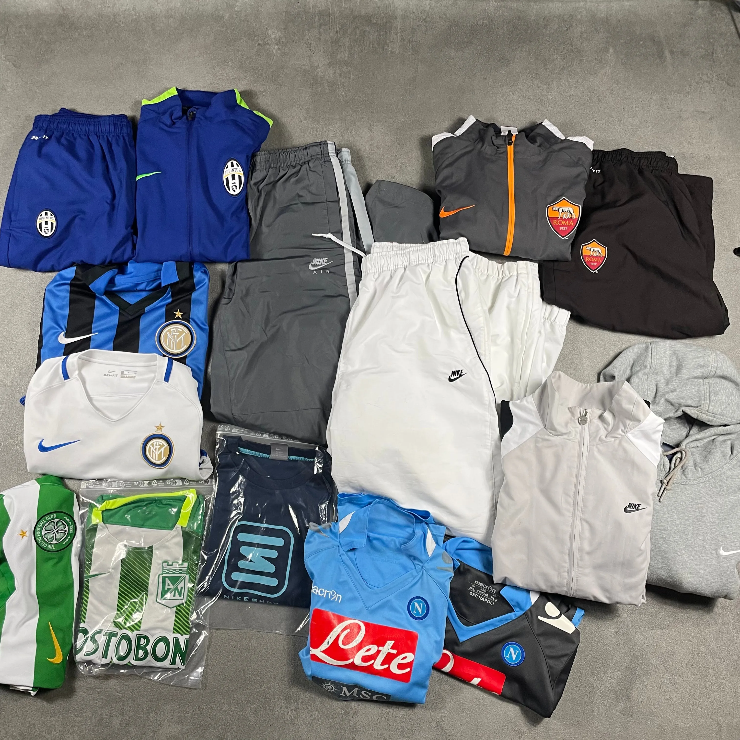 Nike / Football Bulk