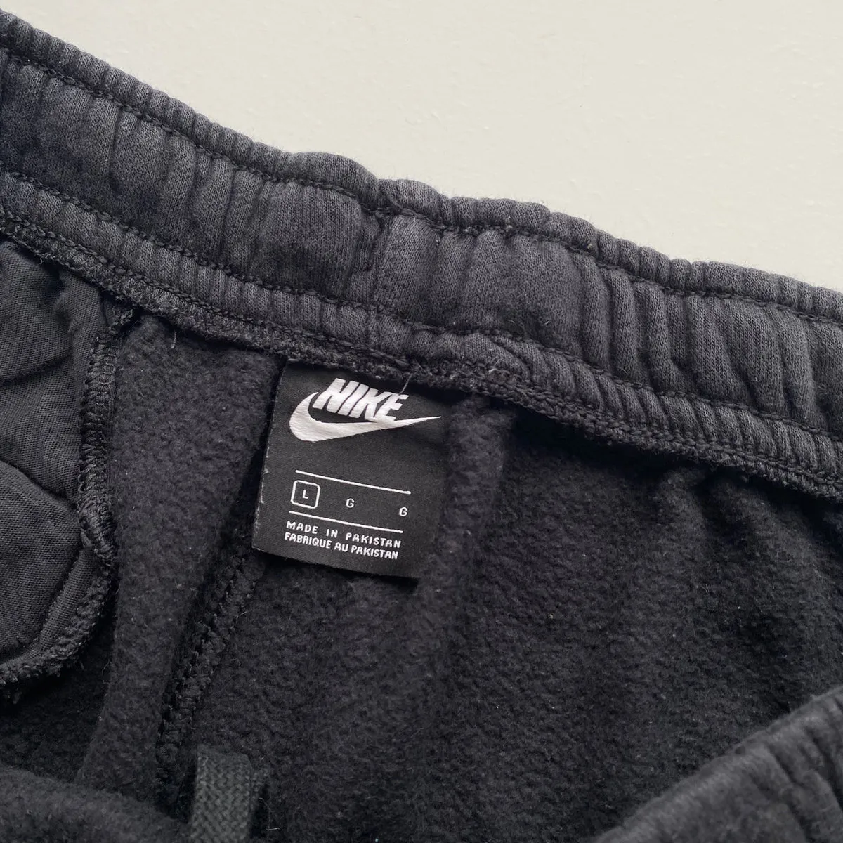 Nike joggers (L)