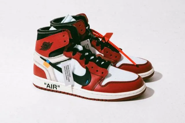 OFF-WHITE x Air Jordan 1