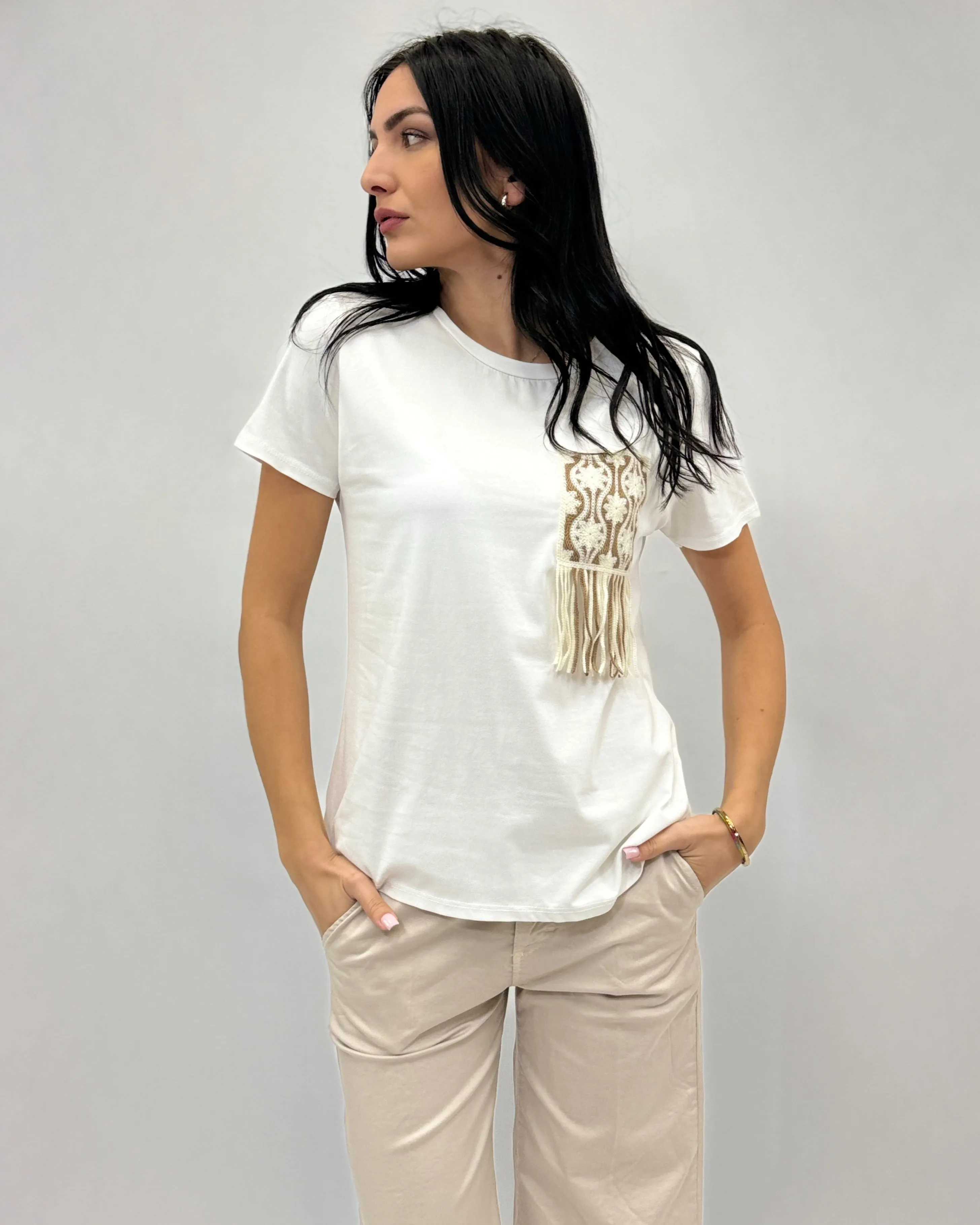 T-shirt in cotone con tasca