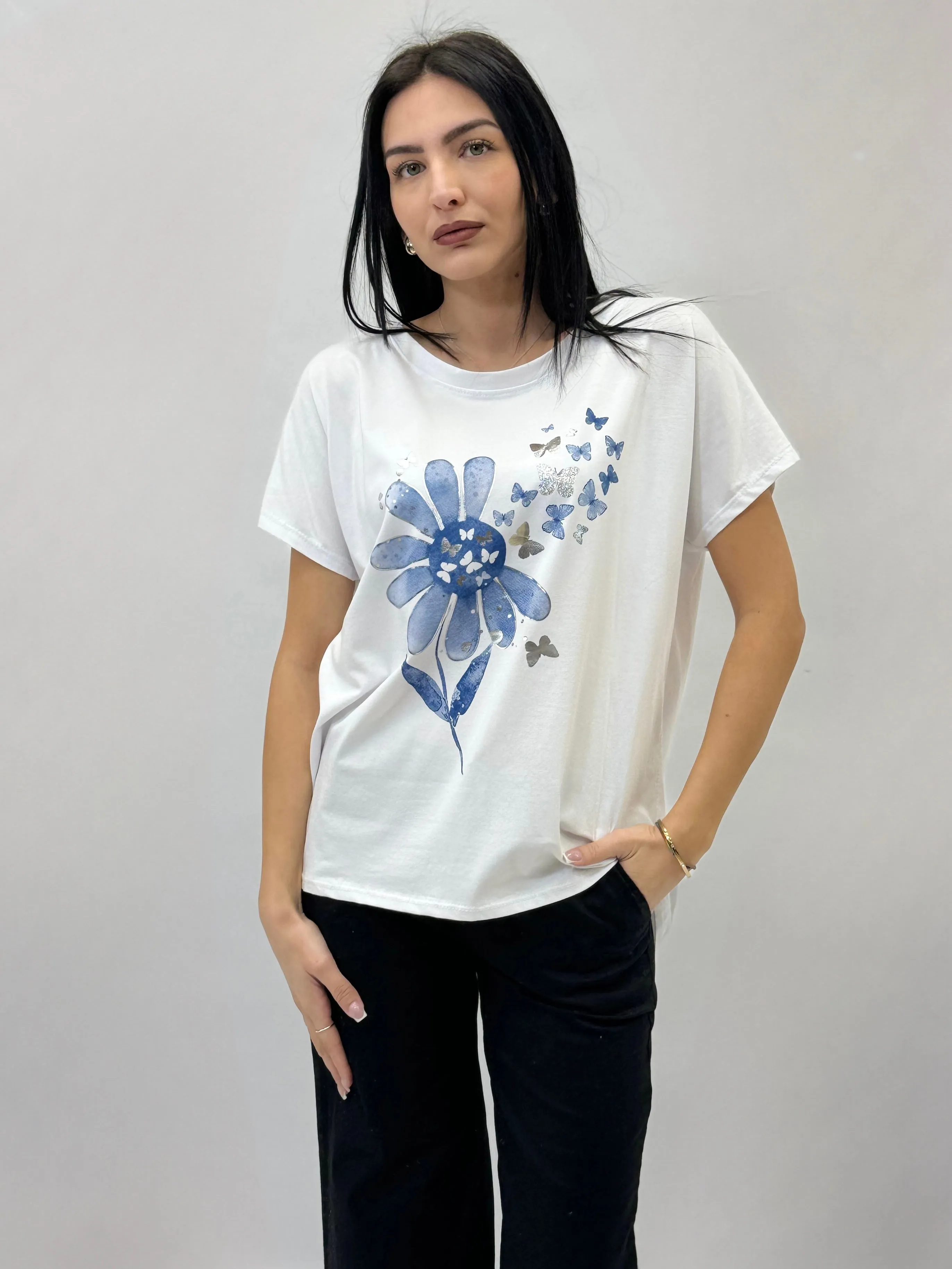 T-shirt in cotone taglia comoda con stampa margherita