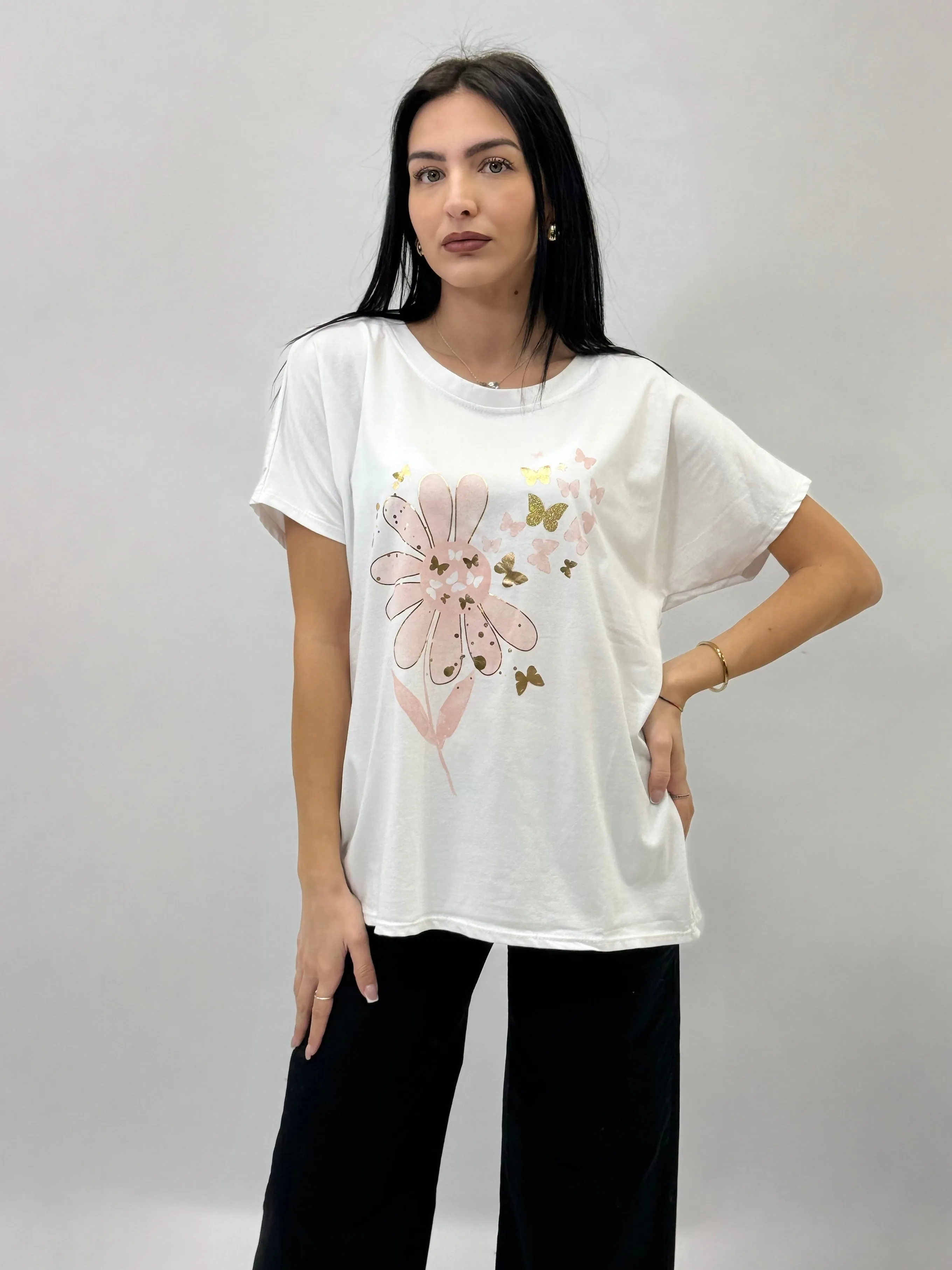 T-shirt in cotone taglia comoda con stampa margherita