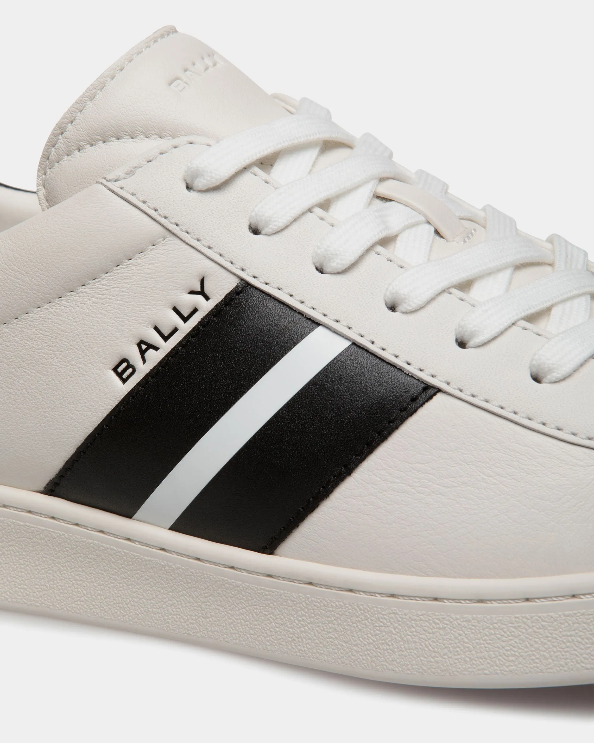 Tennis Sneaker In White And Black Leather 