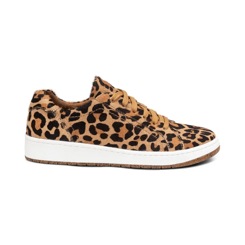 WOMEN'S AETREX BLAKE COMFORT SNEAKER | LEOPARD