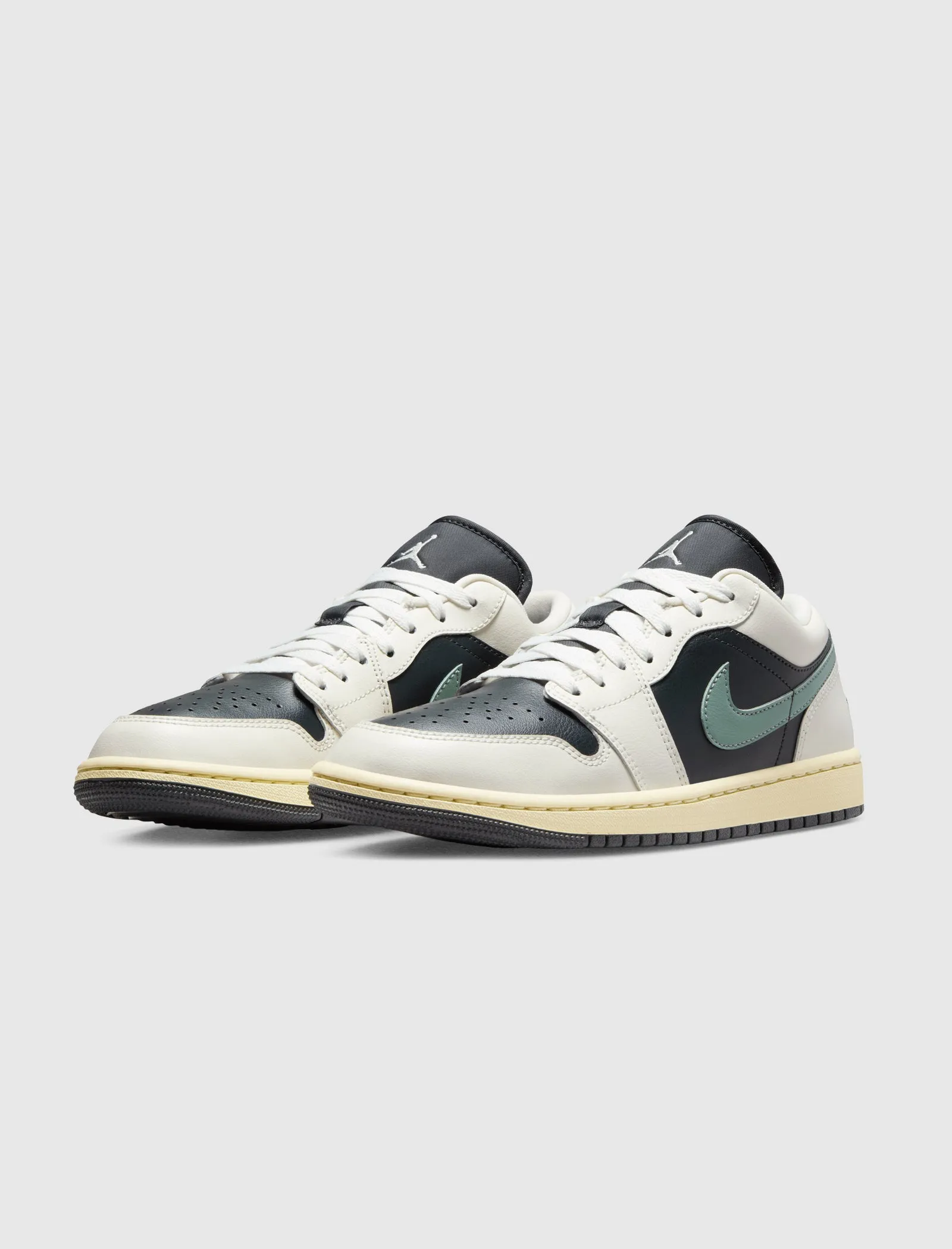 WOMEN'S AIR JORDAN 1 LOW JADE SMOKE