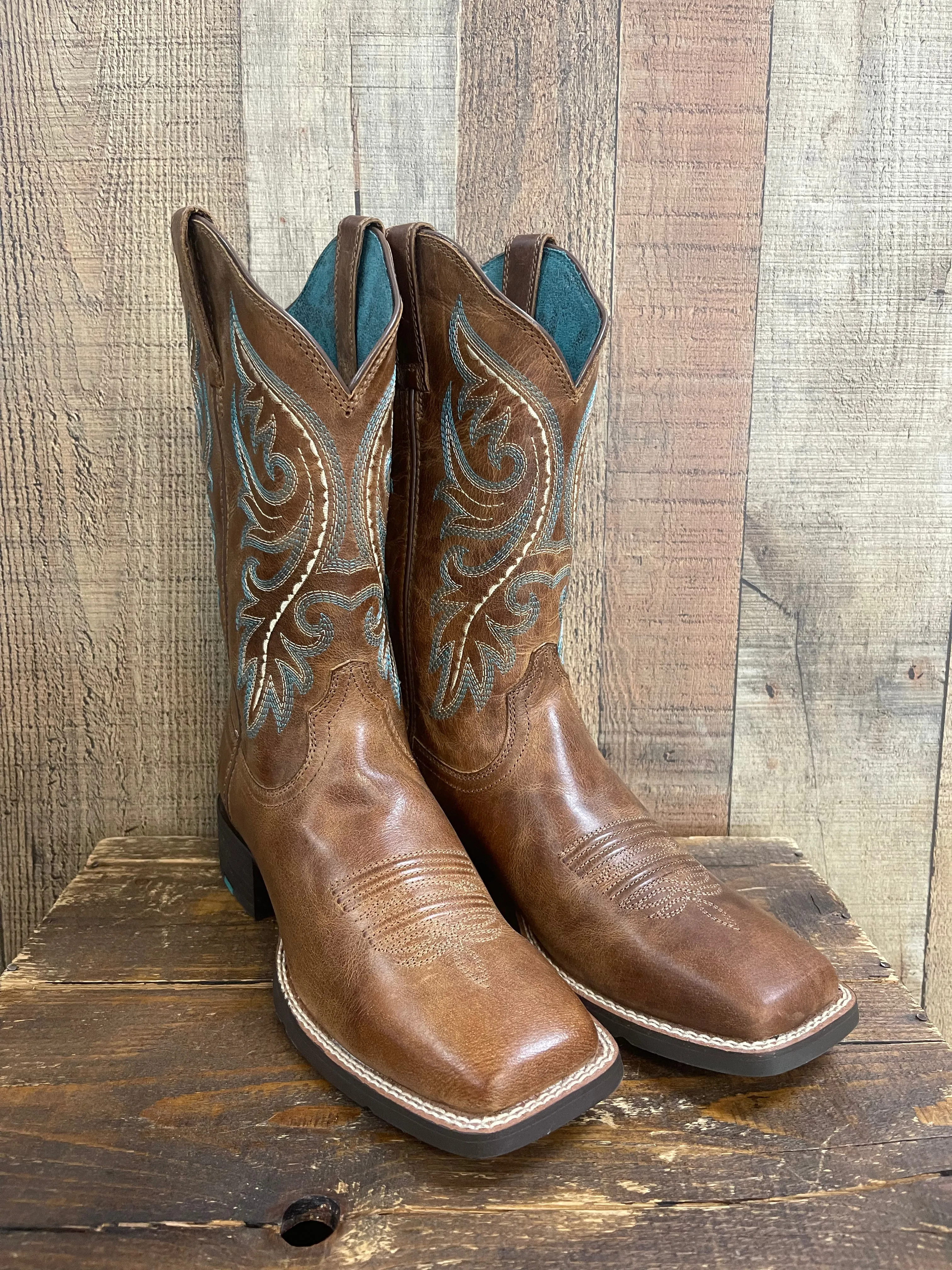 Womens Ariat Round Up Back Zip