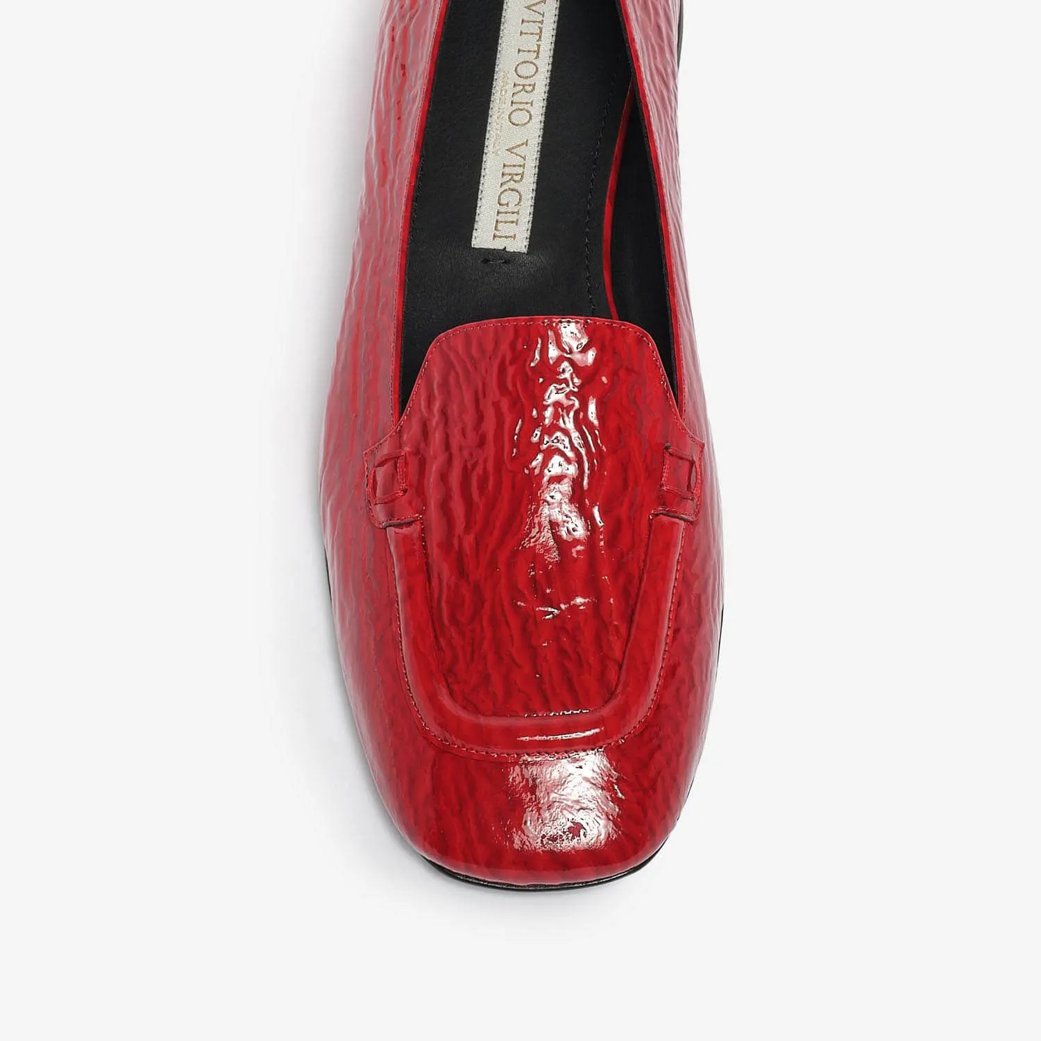 Women's glossy leather loafer